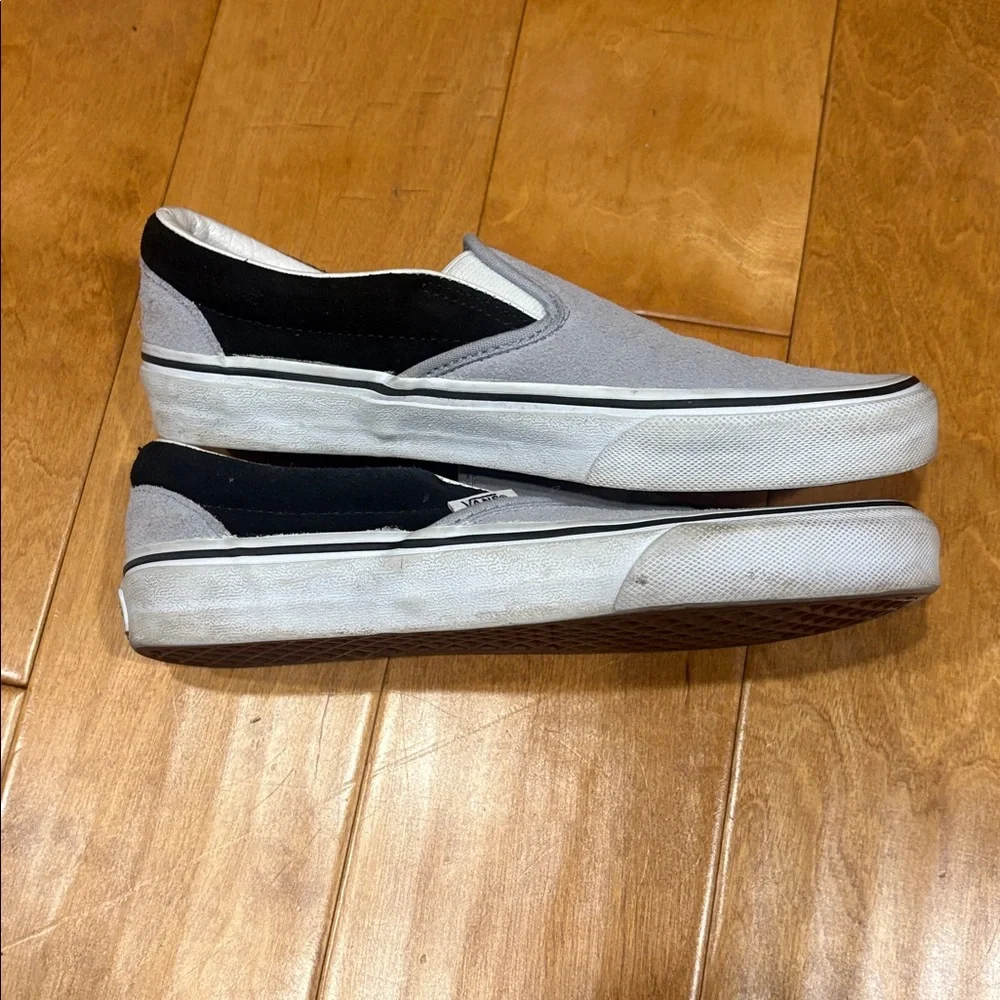 Vans low top slip on shoes - Picture 6 of 8
